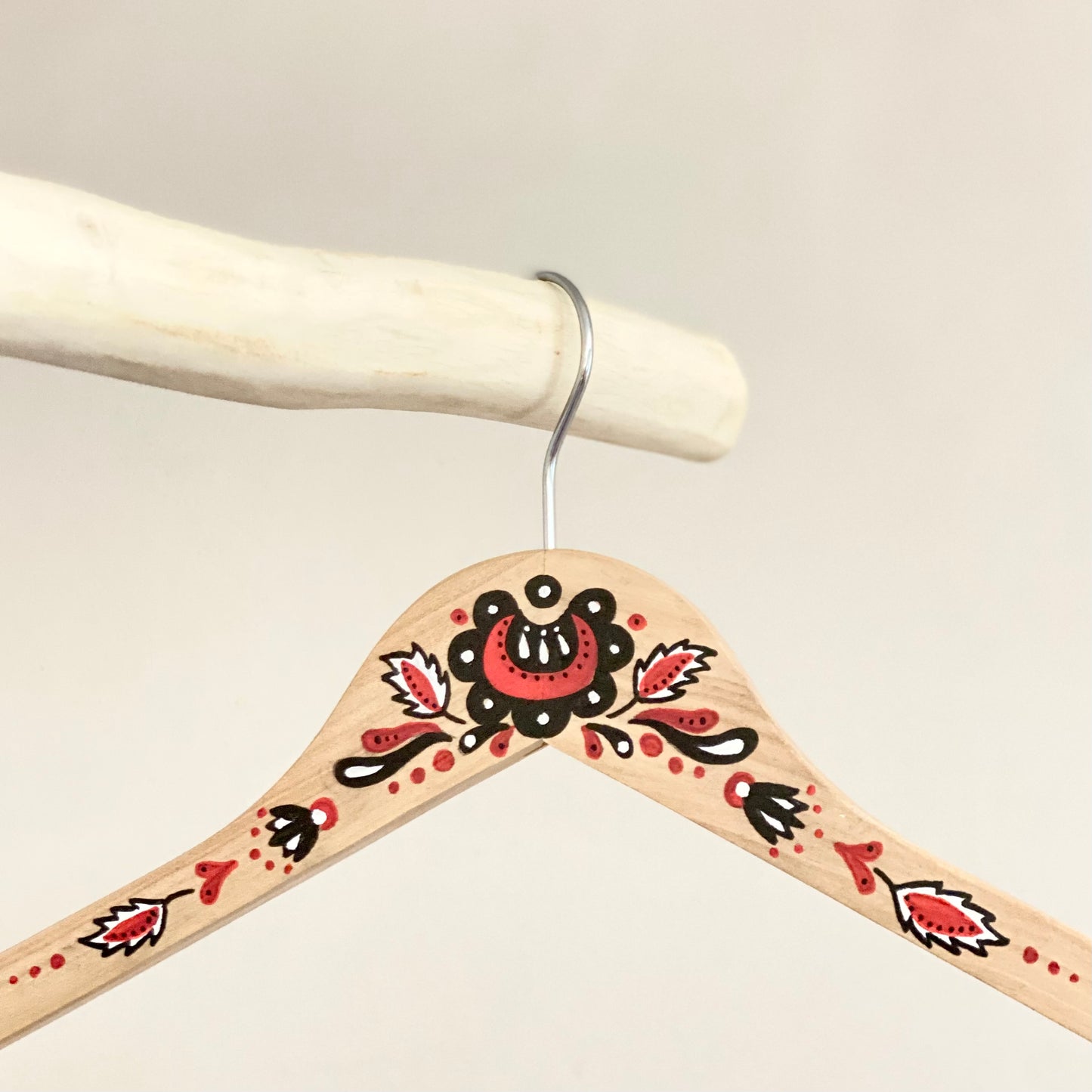 Ramínko folklor - dřevo, červená