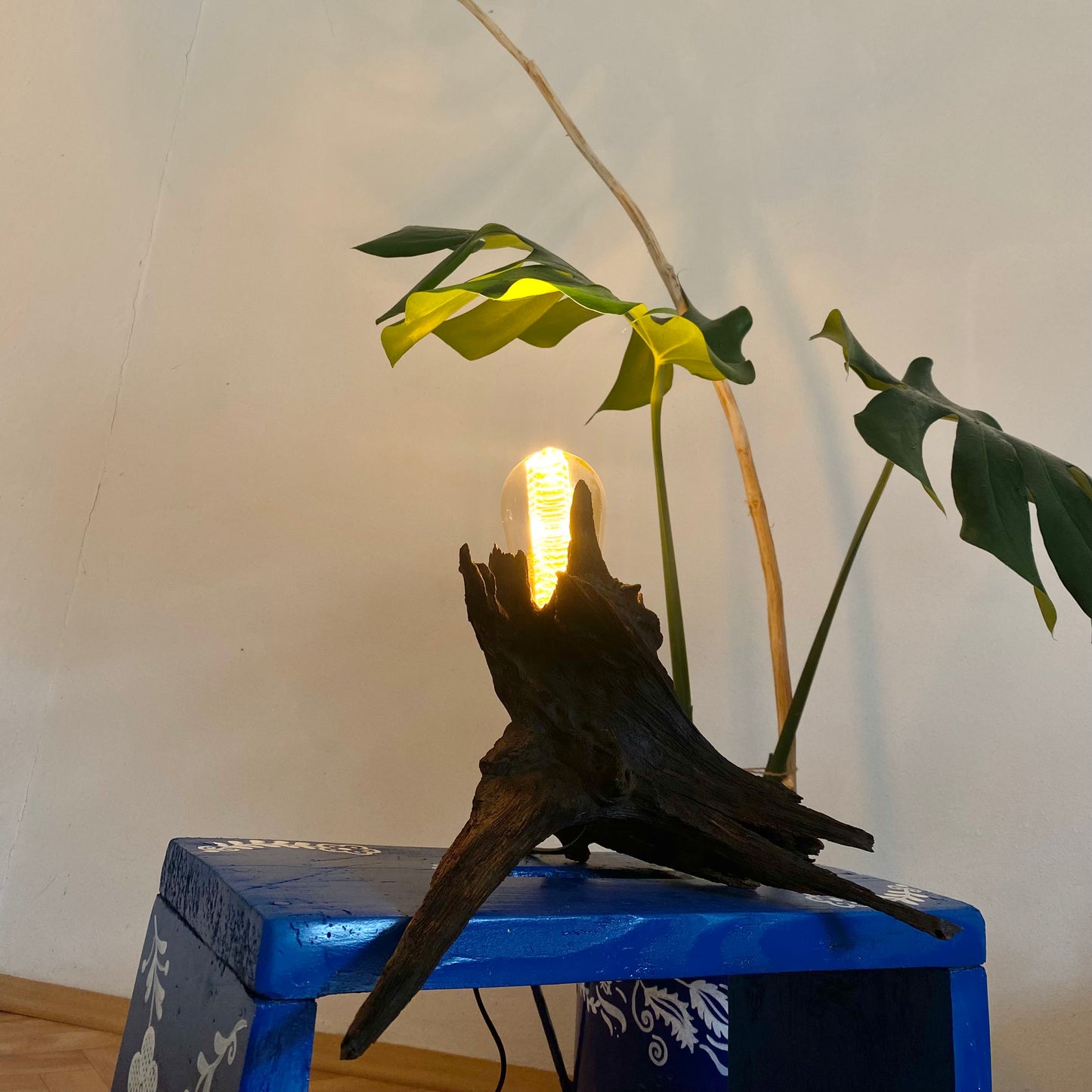 Lampa Roots Věž