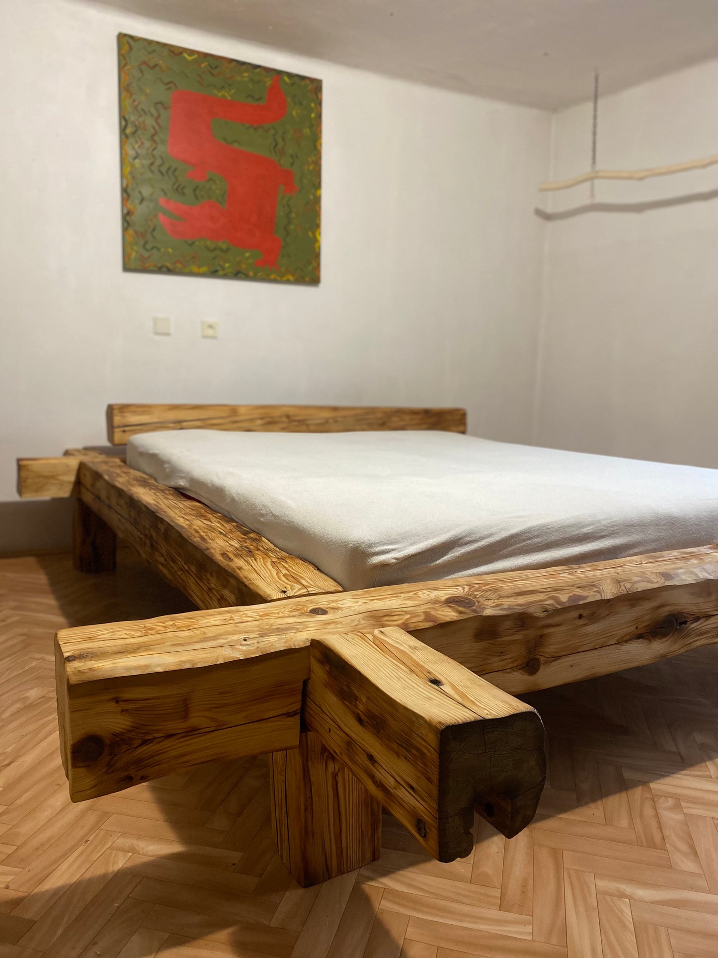 Masivní postel Svarog